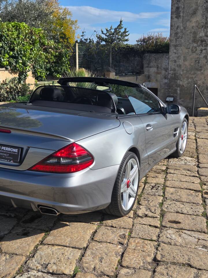 Imagen 26/34 de Mercedes-Benz SL 350 (2010)