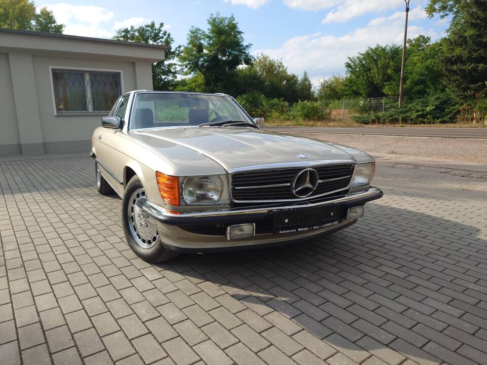 Image 16/43 de Mercedes-Benz 560 SL (1988)