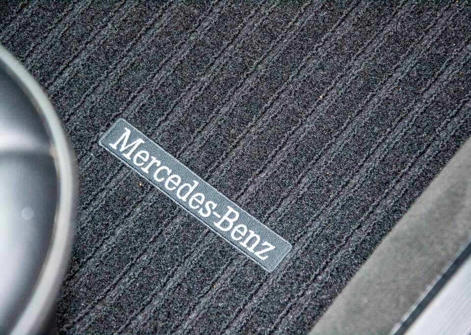 Bild 21/25 von Mercedes-Benz 300 E-24 (1991)