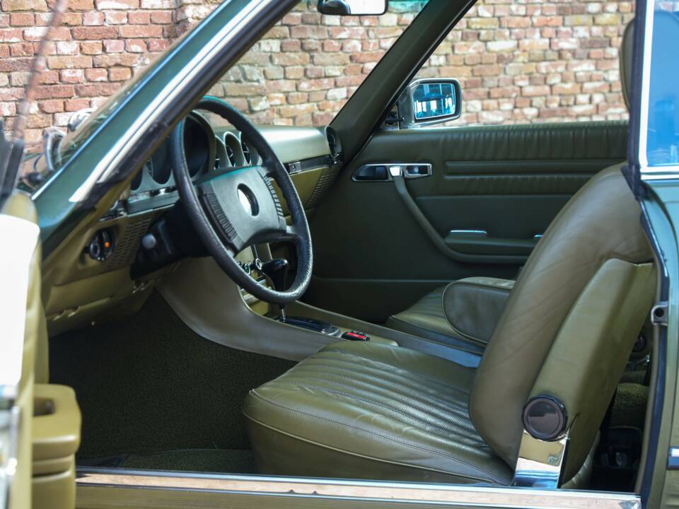Image 47/50 de Mercedes-Benz 280 SLC (1976)