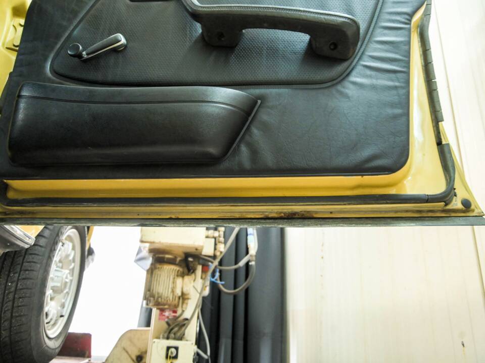 Bild 48/50 von Mercedes-Benz 300 TD Turbodiesel (1981)