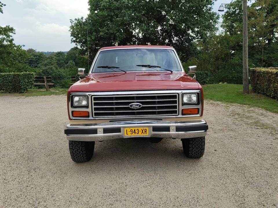 Image 3/8 de Ford Bronco (1985)