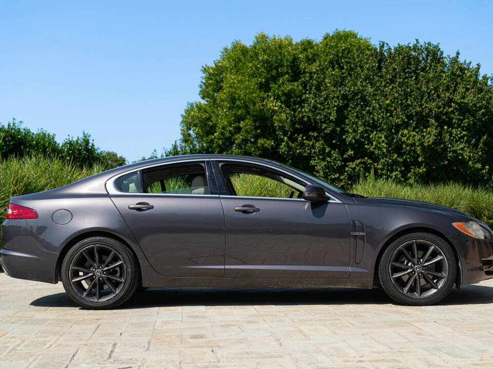 Immagine 5/50 di Jaguar XF 3.0 D-S (2008)