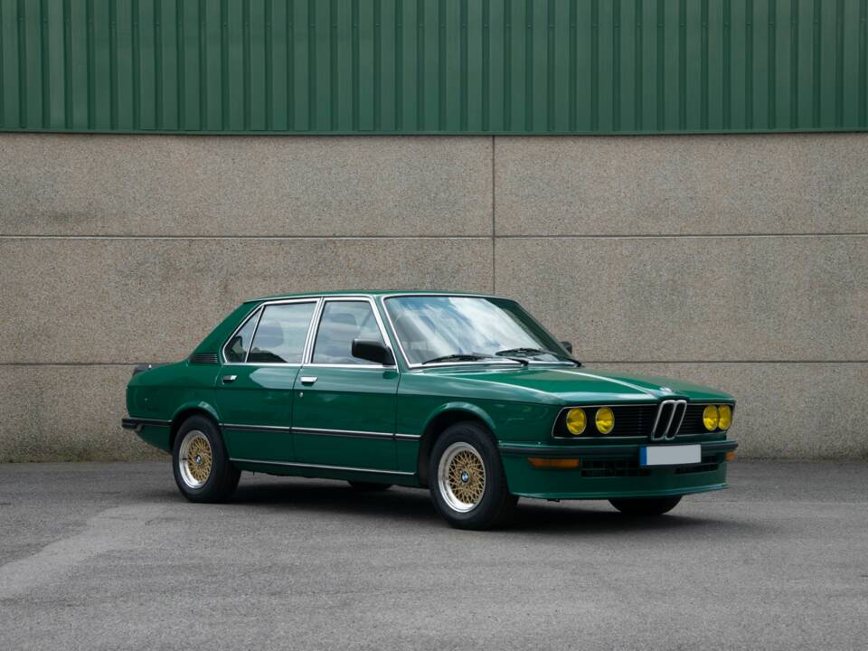 Image 4/44 de BMW M 535i (1980)