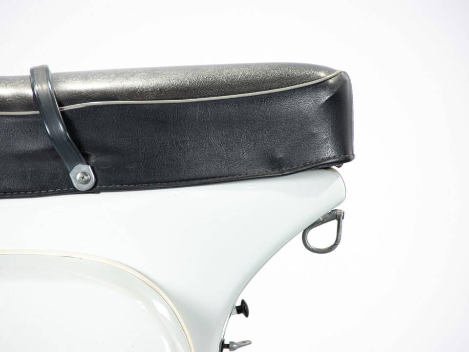 Image 30/50 de Piaggio Vespa 125 Super (1966)