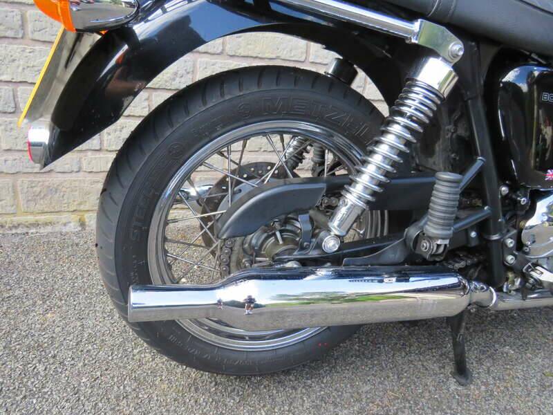 Image 32/39 of Triumph Bonneville T100 (2005)