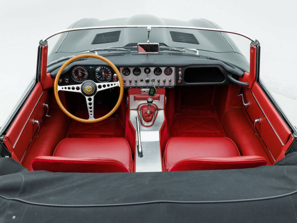 Afbeelding 21/50 van Jaguar E-Type 3.8 (1961)