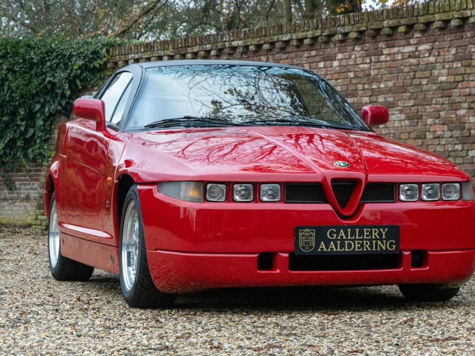 Image 34/50 de Alfa Romeo SZ (1991)