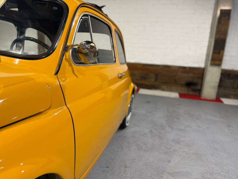 Image 15/76 de FIAT 500 L (1970)