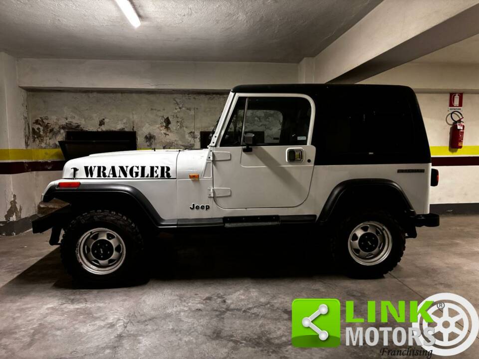 Image 5/10 of Jeep Wrangler 2.5L (1992)
