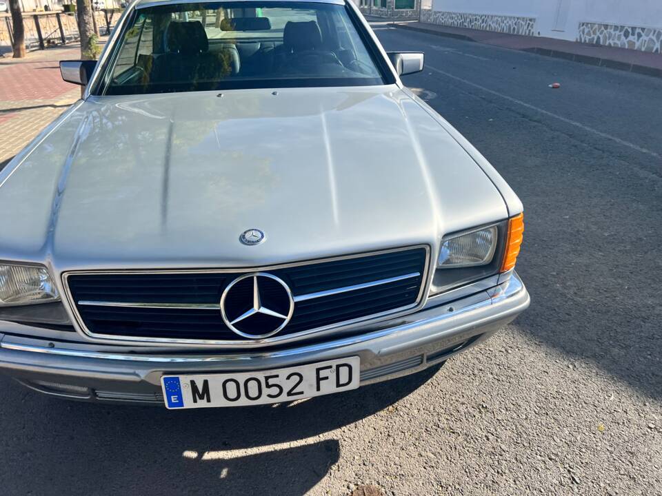 Image 62/77 of Mercedes-Benz 380 SEC (1982)