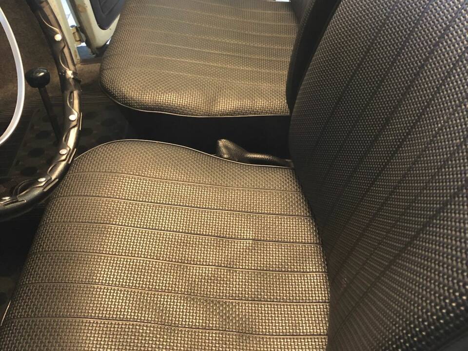 Image 22/25 of Volkswagen Beetle 1200 (1969)