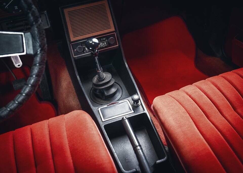 Afbeelding 11/15 van Opel Commodore 2,8 GS/E (1973)