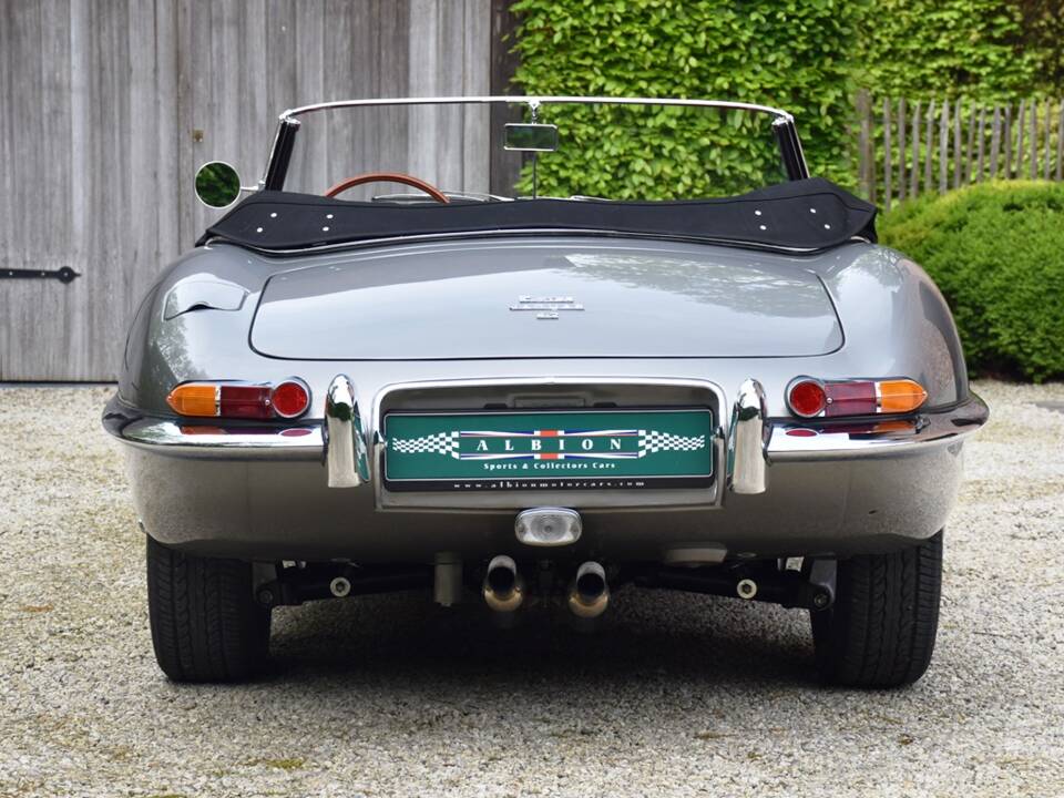 Imagen 9/38 de Jaguar E-Type 4.2 (1965)