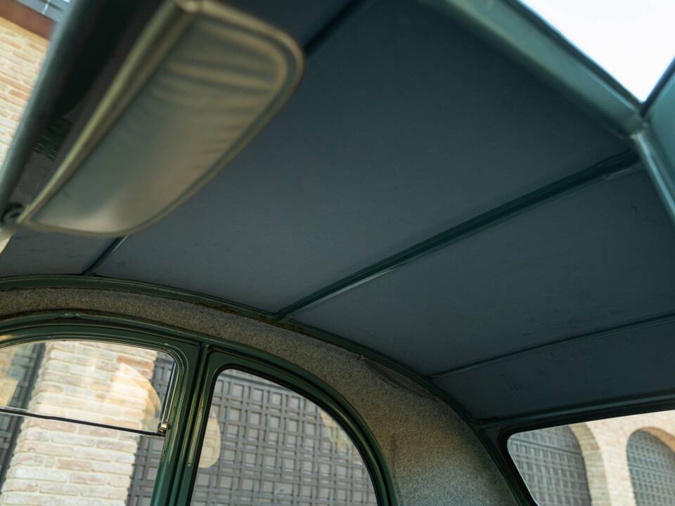 Image 30/41 of Citroën 2 CV (1963)