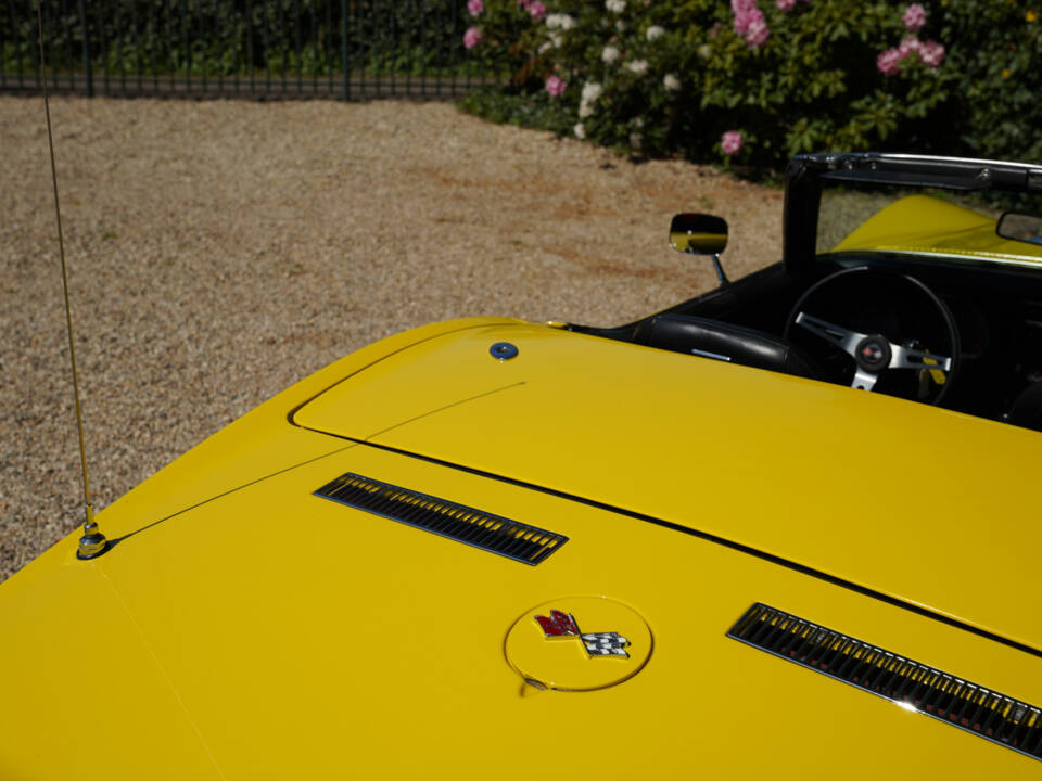 Image 12/50 of Chevrolet Corvette Stingray (1972)