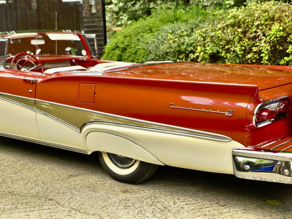 Immagine 17/50 di Ford Fairlane 500 Skyliner (1958)