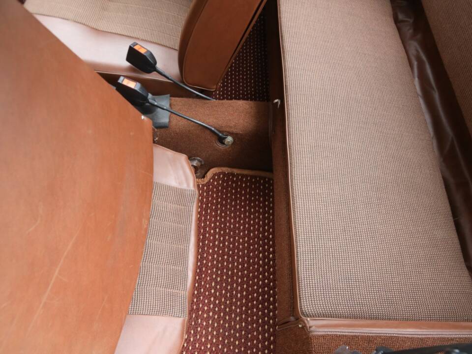 Image 46/50 of Volkswagen Karmann Ghia 1300 (1966)