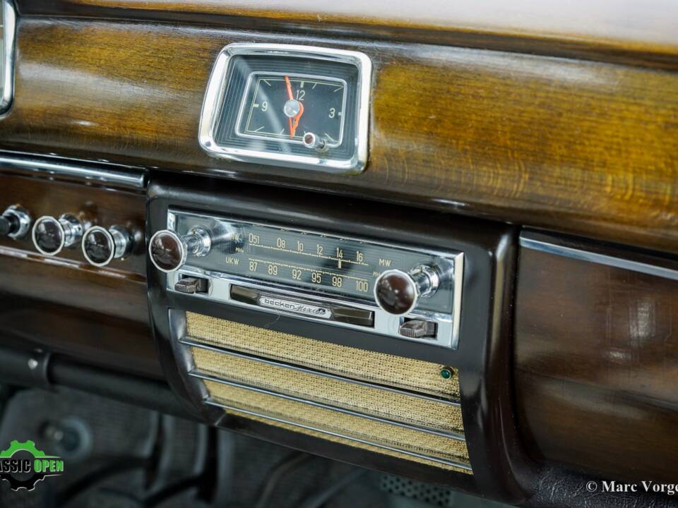 Bild 33/44 von Mercedes-Benz 220 S (1958)