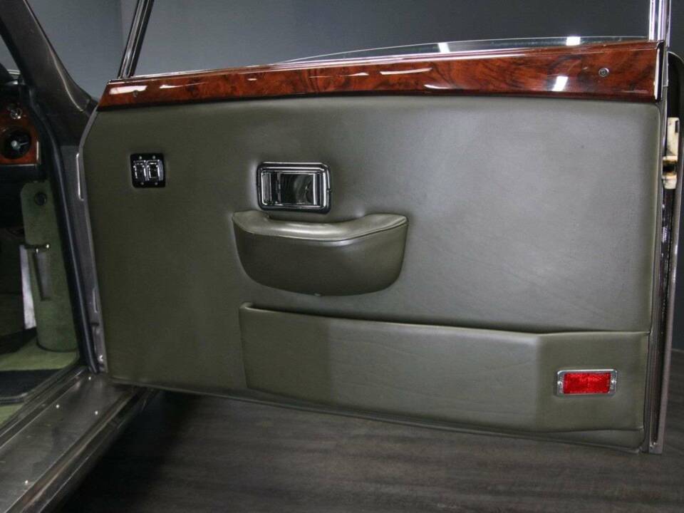 Image 17/50 de Bristol 411 Mk. I (1970)