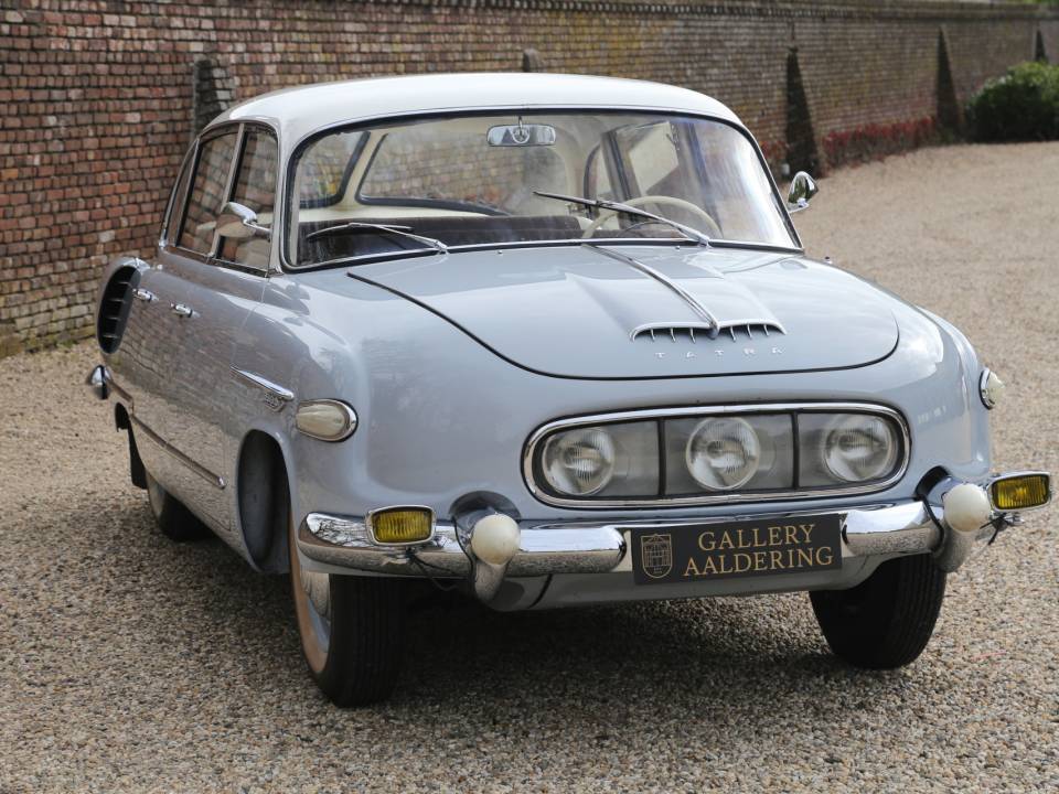 Image 47/50 of Tatra 603 Tatraplan (1959)