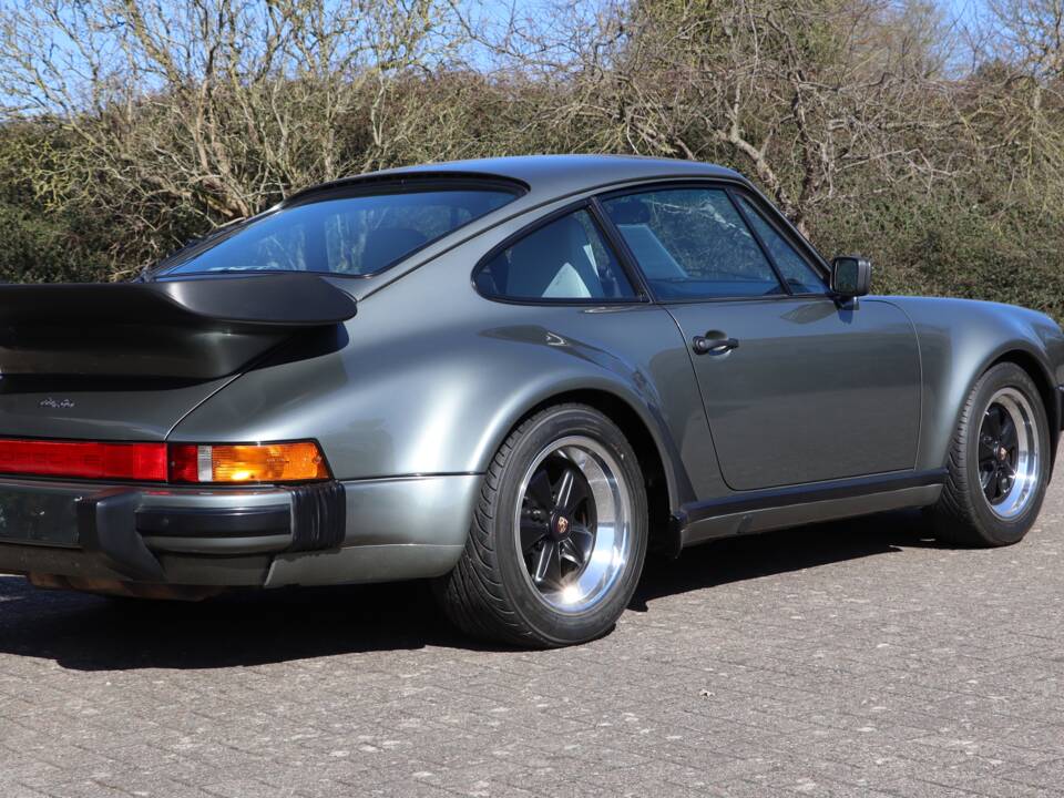 Imagen 48/52 de Porsche 911 Turbo 3.3 (1987)