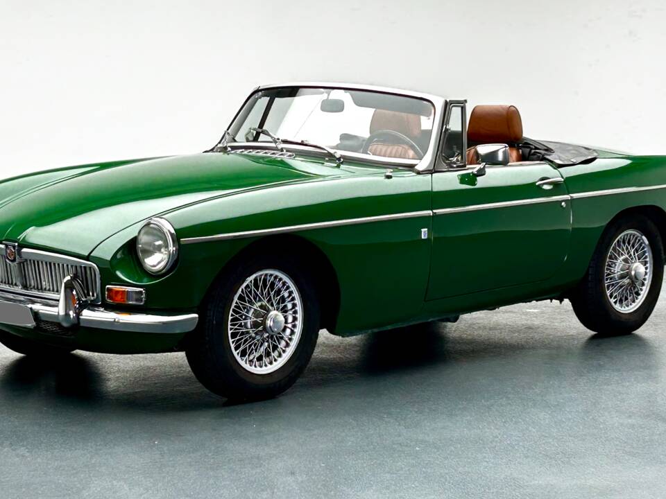 Image 3/14 of MG MGB (1976)