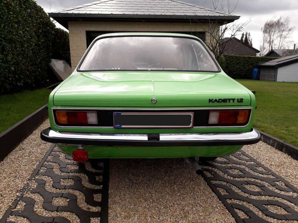Bild 5/8 von Opel Kadett 1,2 S (1977)