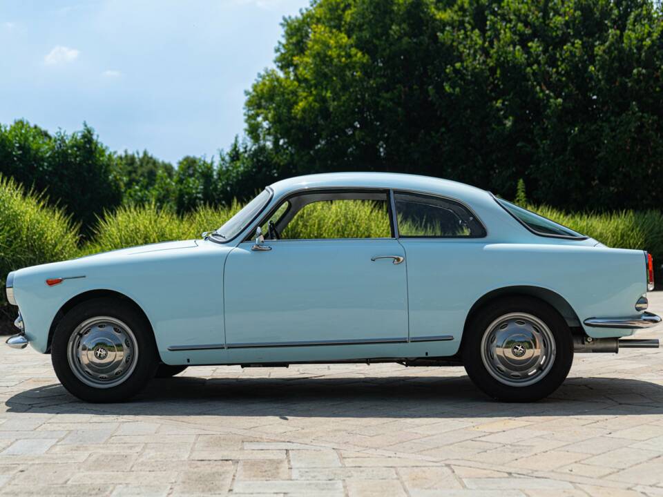 Image 5/50 of Alfa Romeo Giulietta Sprint (1960)