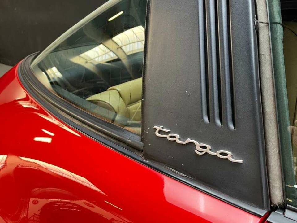 Image 15/50 of Porsche 911 Carrera 3.2 (1987)