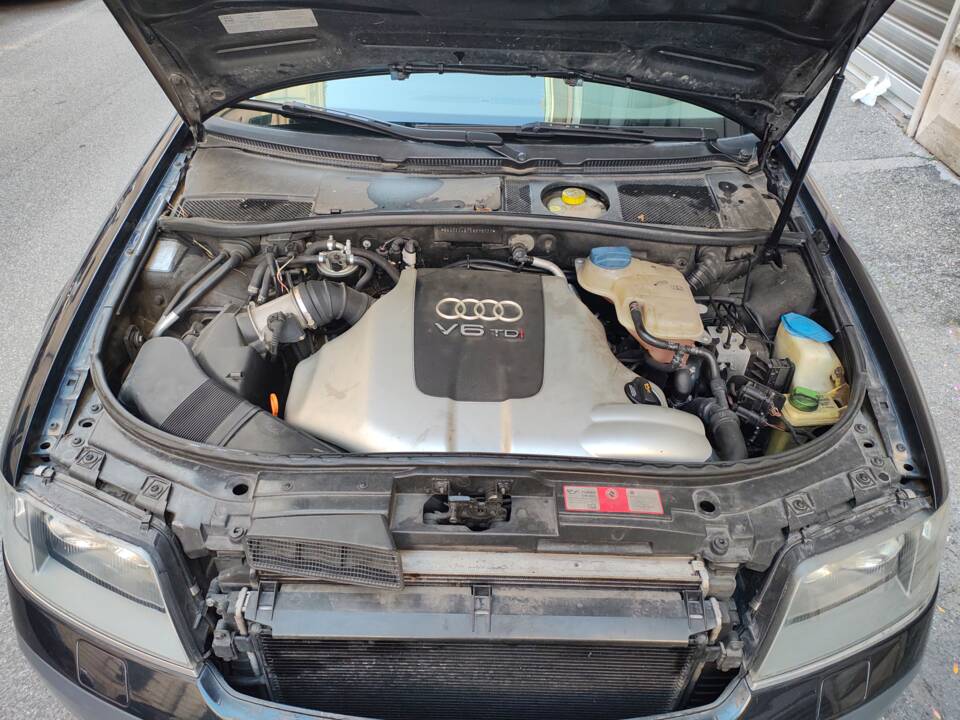 Image 5/9 de Audi A6 2.5 TDI allroad quattro (2005)