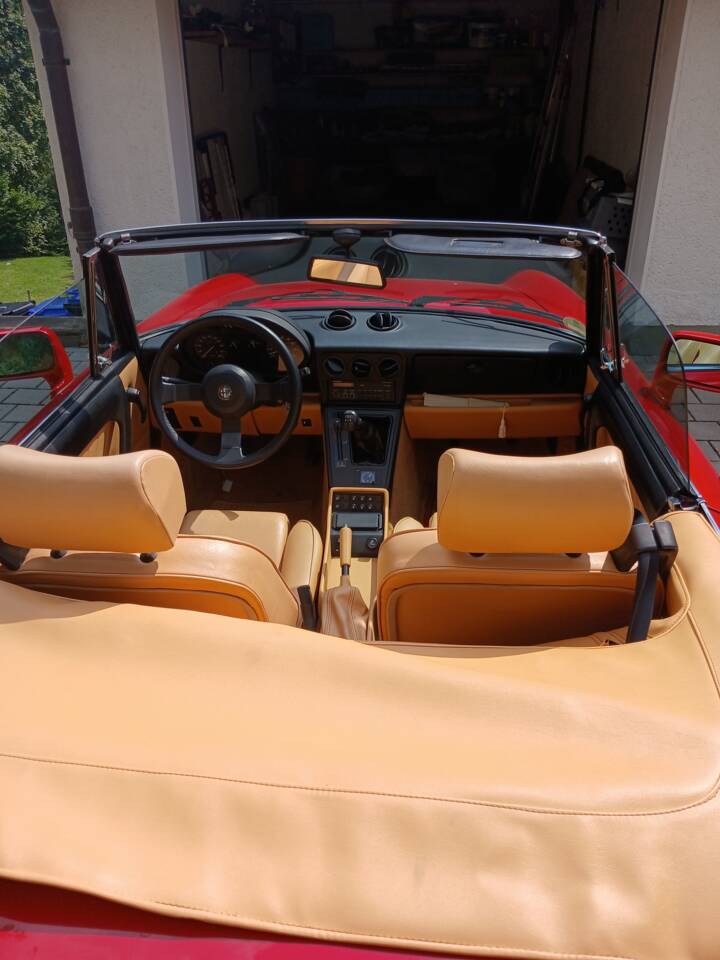 Image 5/7 of Alfa Romeo 2.0 Spider (1992)