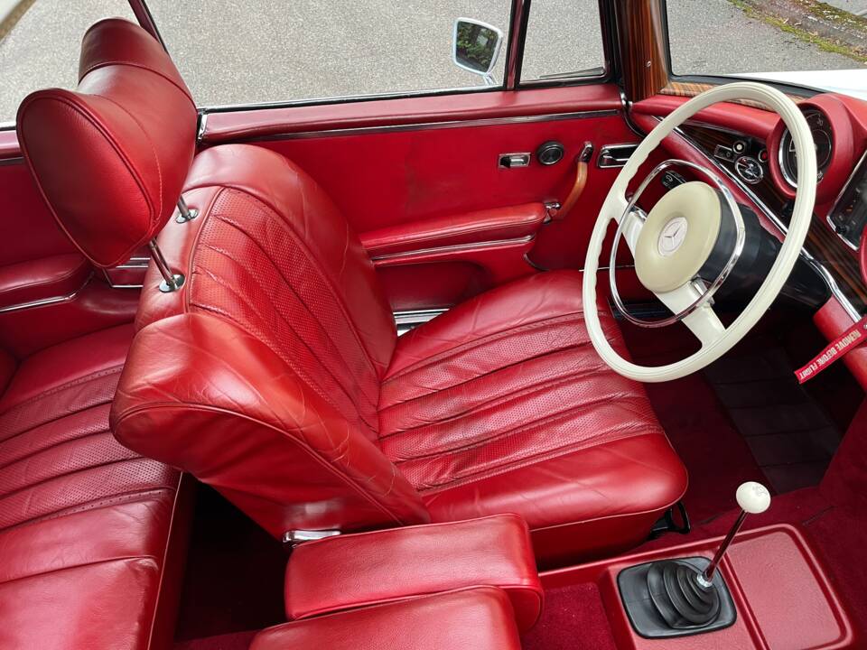 Immagine 17/75 di Mercedes-Benz 280 SE 3,5 (1971)