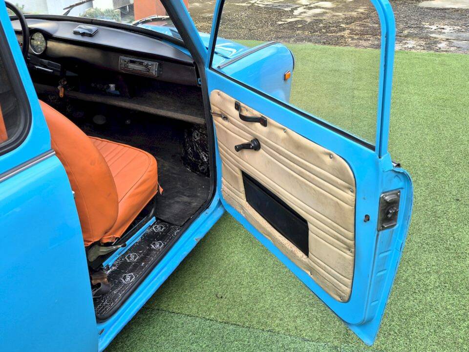 Image 31/45 of Trabant 601 (1966)