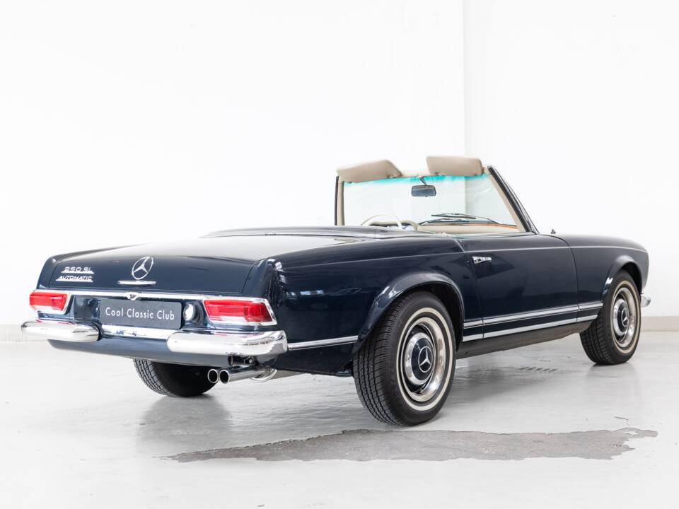 Image 4/40 de Mercedes-Benz 250 SL (1967)
