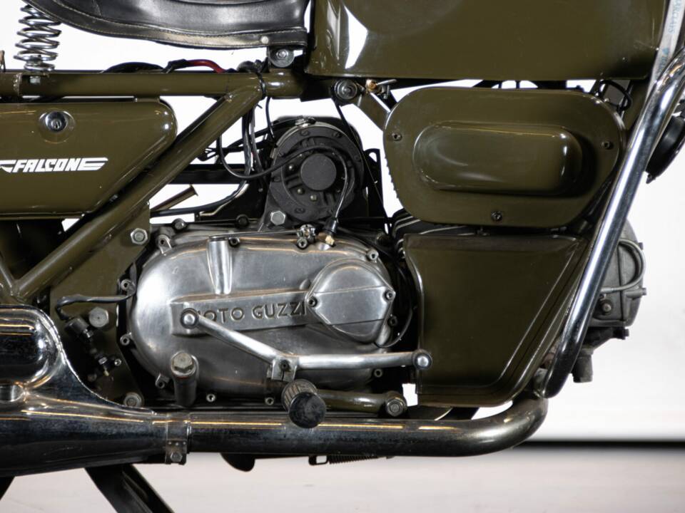 Bild 35/50 von Moto Guzzi Nuovo Falcone Militare (1973)