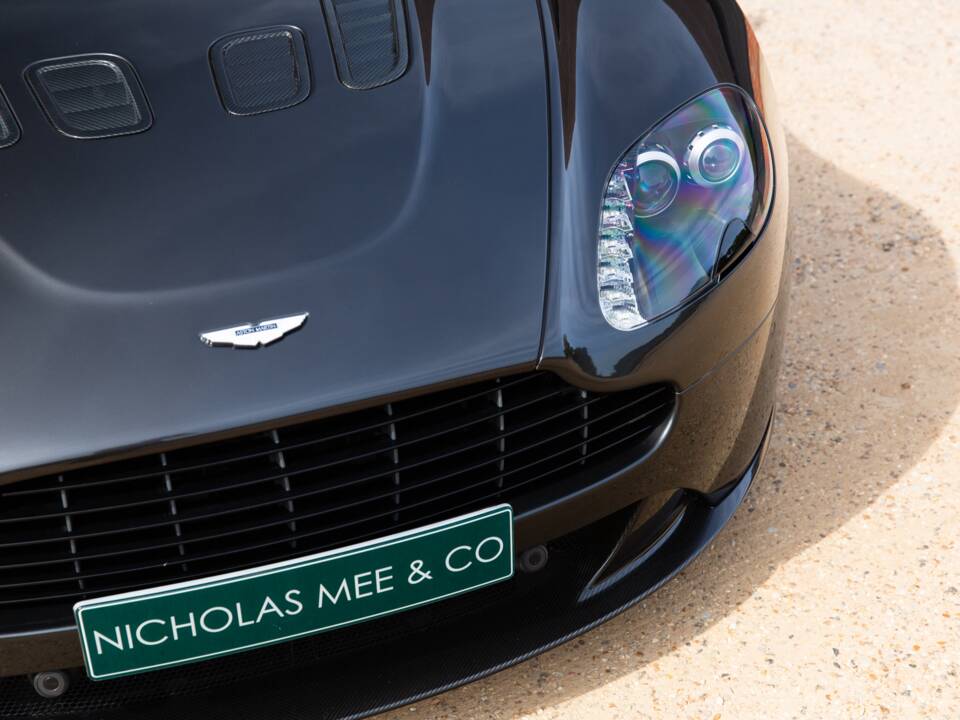 Bild 9/84 von Aston Martin V12 Vantage (2010)