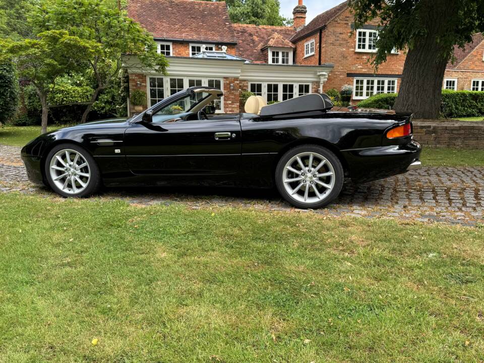 Image 10/30 de Aston Martin DB 7 Vantage Volante (2003)