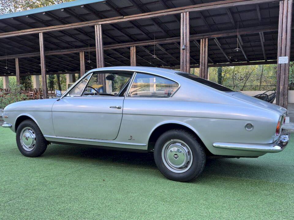 Image 16/54 de FIAT 1300 Vignale (1965)