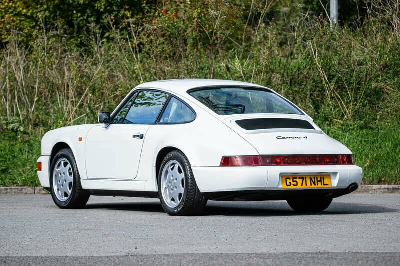 Image 5/38 of Porsche 911 Carrera 4 (1990)