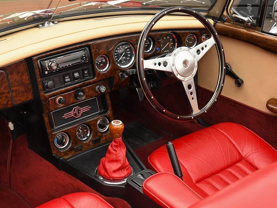 Bild 33/47 von MG MGB (1979)