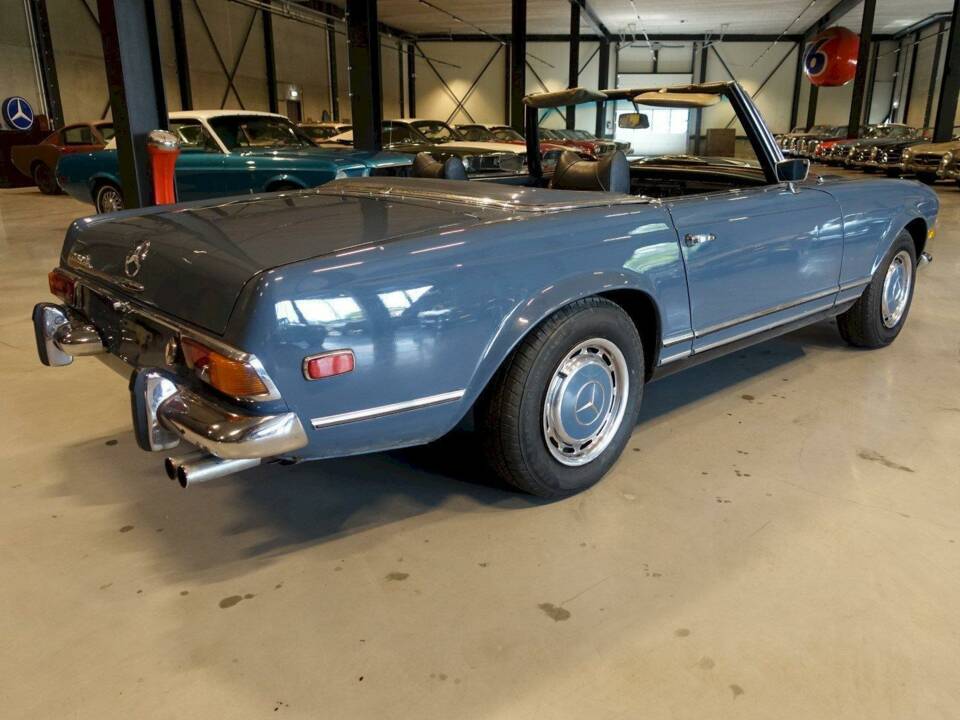 Image 12/36 of Mercedes-Benz 280 SL (1971)