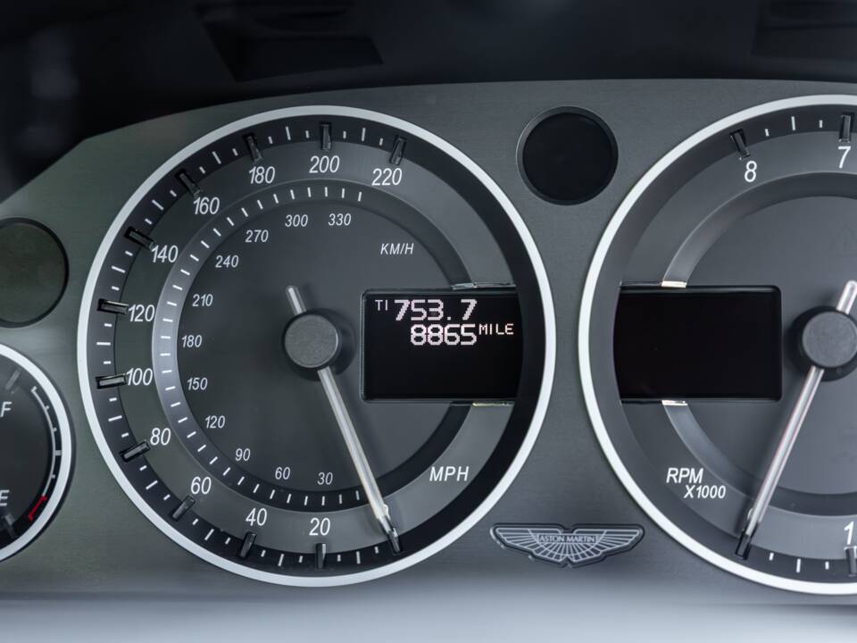 Afbeelding 8/69 van Aston Martin DBS (2012)