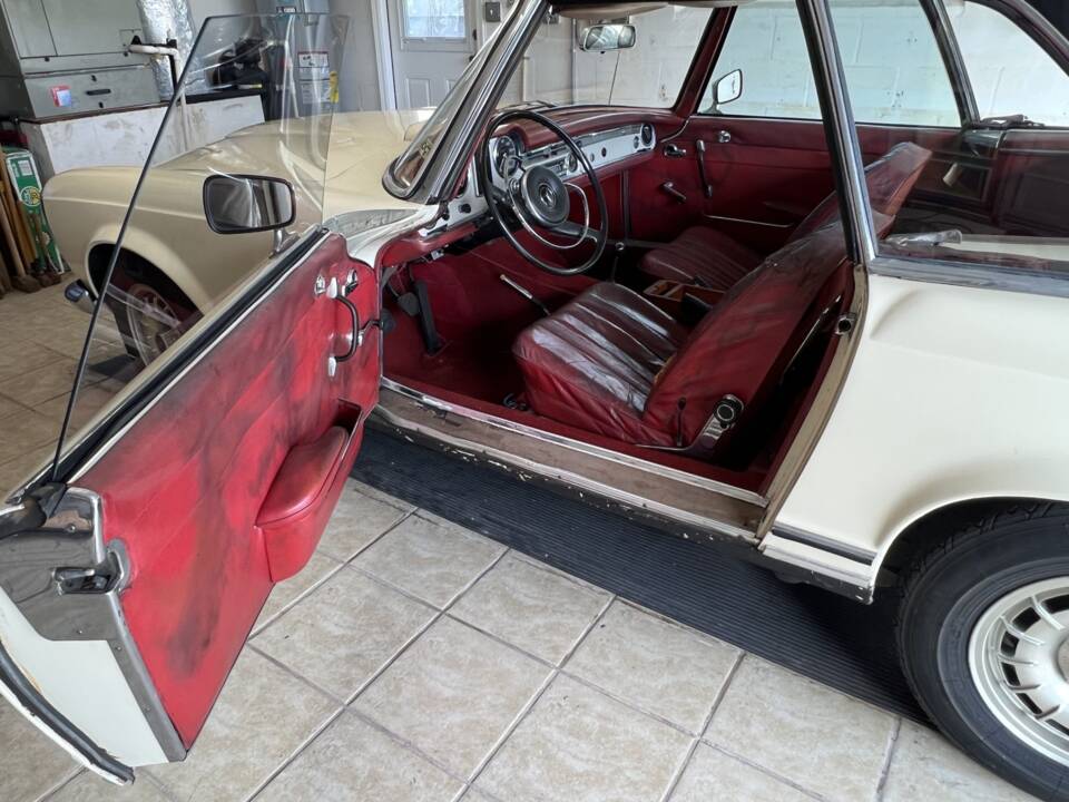 Imagen 28/30 de Mercedes-Benz 230 SL (1964)