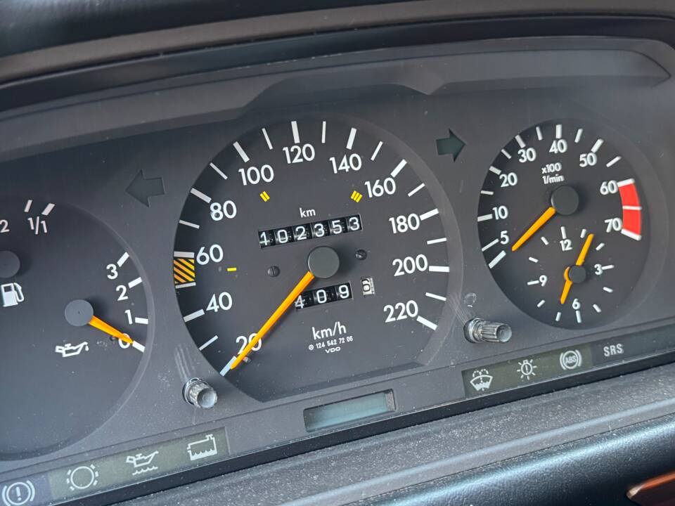 Immagine 23/75 di Mercedes-Benz 230 E (1992)