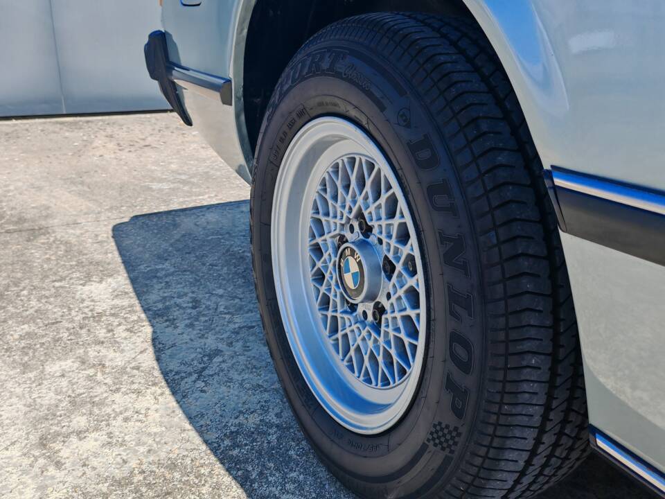 Image 46/46 of BMW 635 CSi (1981)