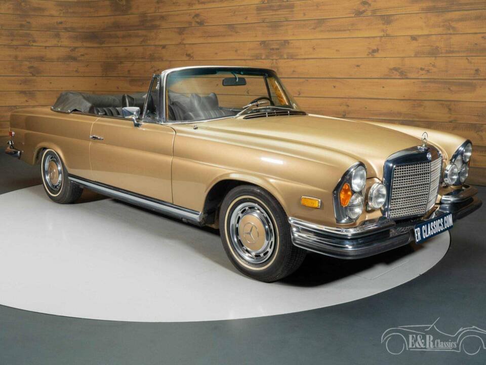 Image 5/19 de Mercedes-Benz 280 SE 3,5 (1971)