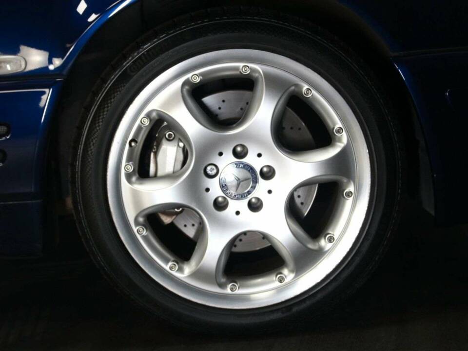 Image 49/49 of Mercedes-Benz SL 500 (2000)