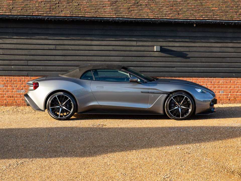 Image 11/99 of Aston Martin Vanquish Zagato Volante (2017)