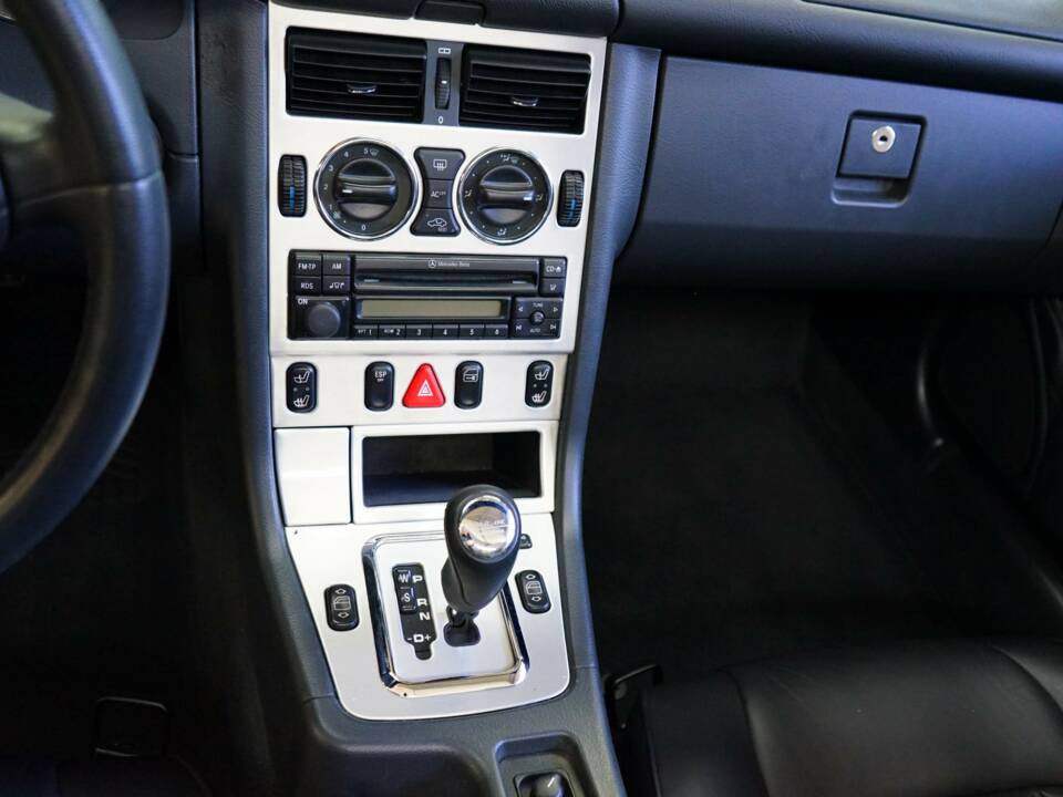 Image 34/48 of Mercedes-Benz SLK 230 Kompressor (2003)